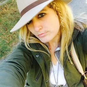 Meet your Posher, Joslynn